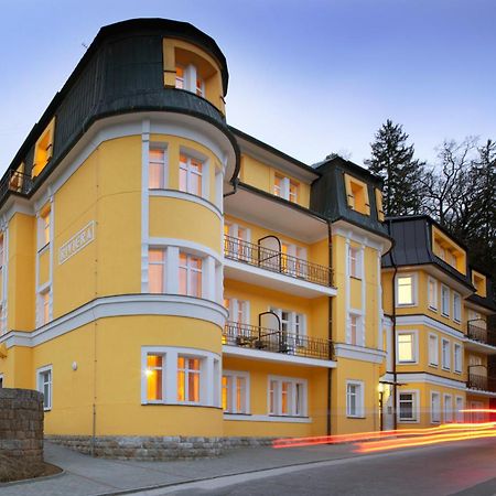Riviera Hotel Luhacovice Exterior photo
